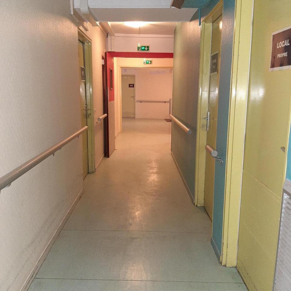 Main courante de couloirs
